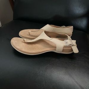 Cream Vionics Sandals Sz 9.5